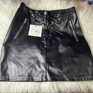 ❌SOLD❌  Faux Leather Mini Skirt w/ zippers